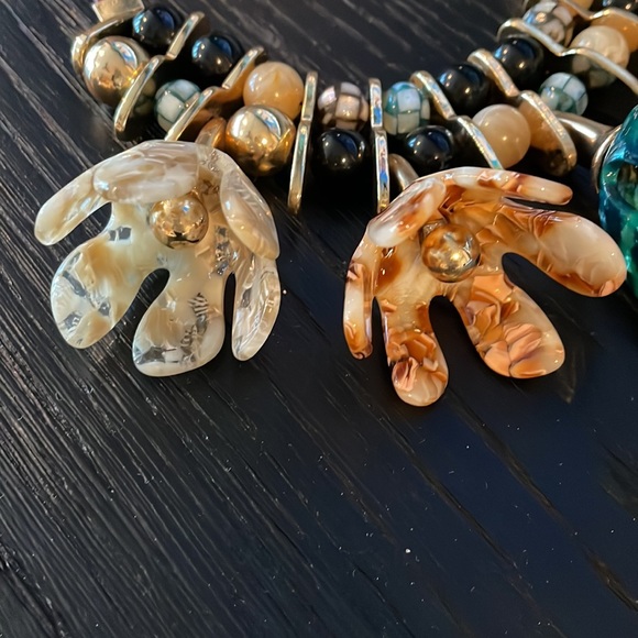 Zara Flower Necklace - Picture 6 of 10